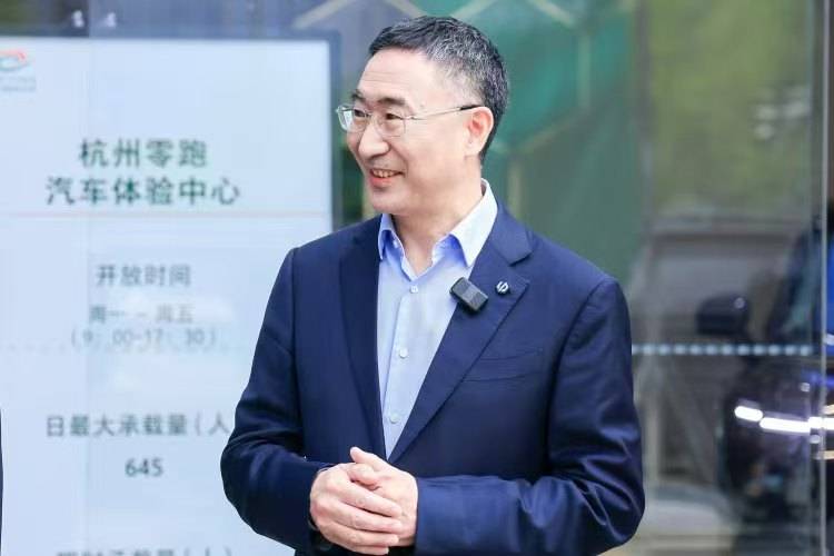 外汇市场今天波动剧烈，理财者抓紧时机举措